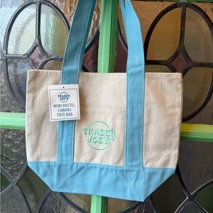 🐣Trader Joe's Blue and Cream Canvas Tote